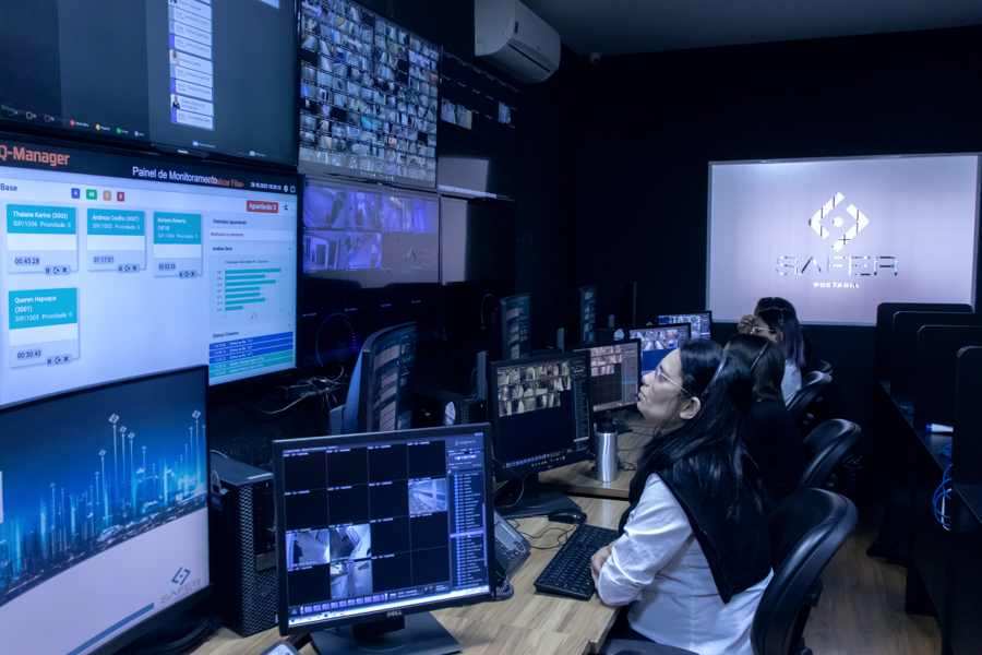 Central de monitoramento Safer com operadoras